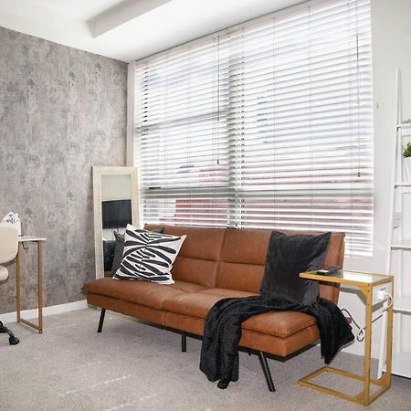 June Specials- Suite Spot Dtla- Free Parking For One Car! Los Angeles Bagian luar foto