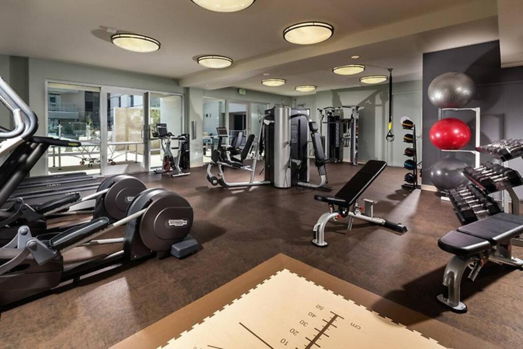 June Specials- Suite Spot Dtla- Free Parking For One Car! Los Angeles Bagian luar foto